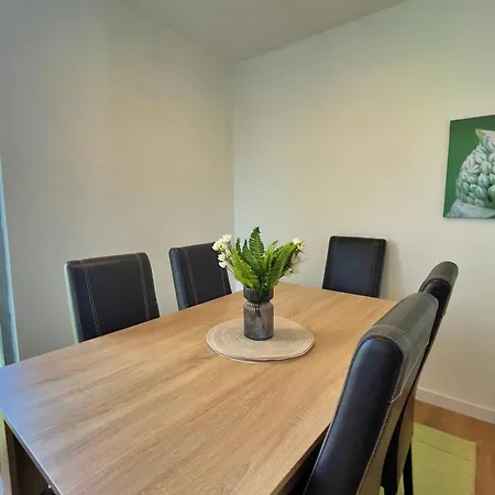 Urban Nest 아파트 *